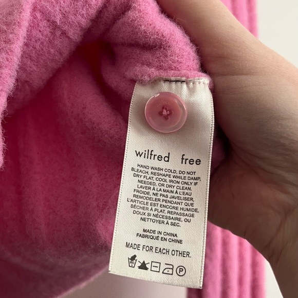 Aritzia 'Hush Knit' Wilfred Bubblegum Pink V-neck fitted cardigan - Picture 4 of 5